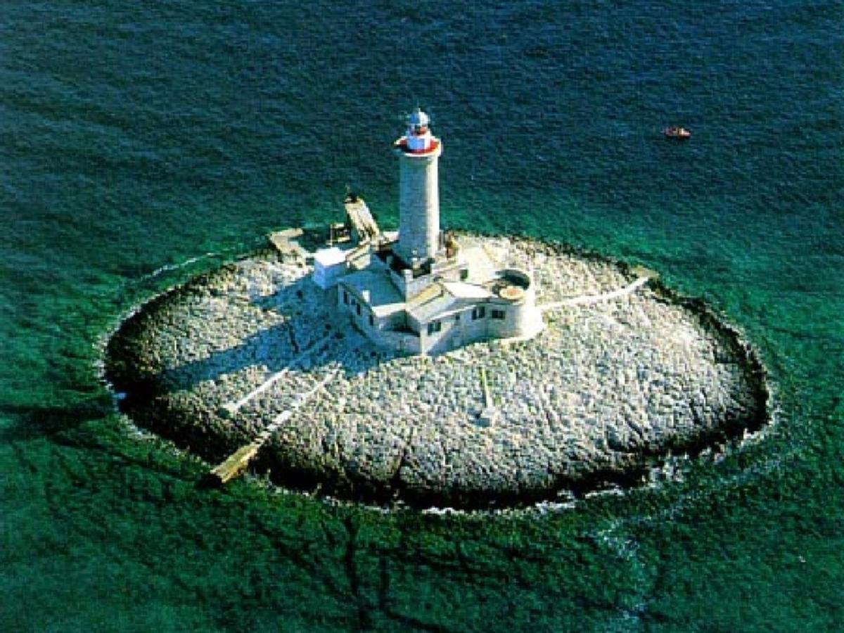 Beach House Ive With Jacuzzi, Pool, Playground And Bbq In An Olive Grove With A Beach, Pomer - Istria Esterno foto