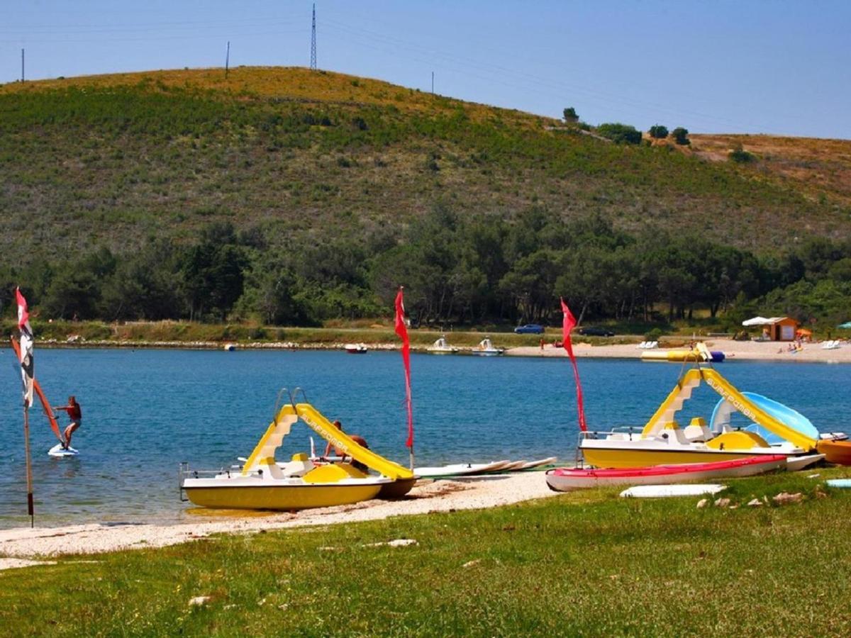 Beach House Ive With Jacuzzi, Pool, Playground And Bbq In An Olive Grove With A Beach, Pomer - Istria Esterno foto