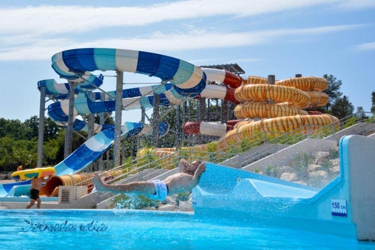 Beach House Ive With Jacuzzi, Pool, Playground And Bbq In An Olive Grove With A Beach, Pomer - Istria Esterno foto