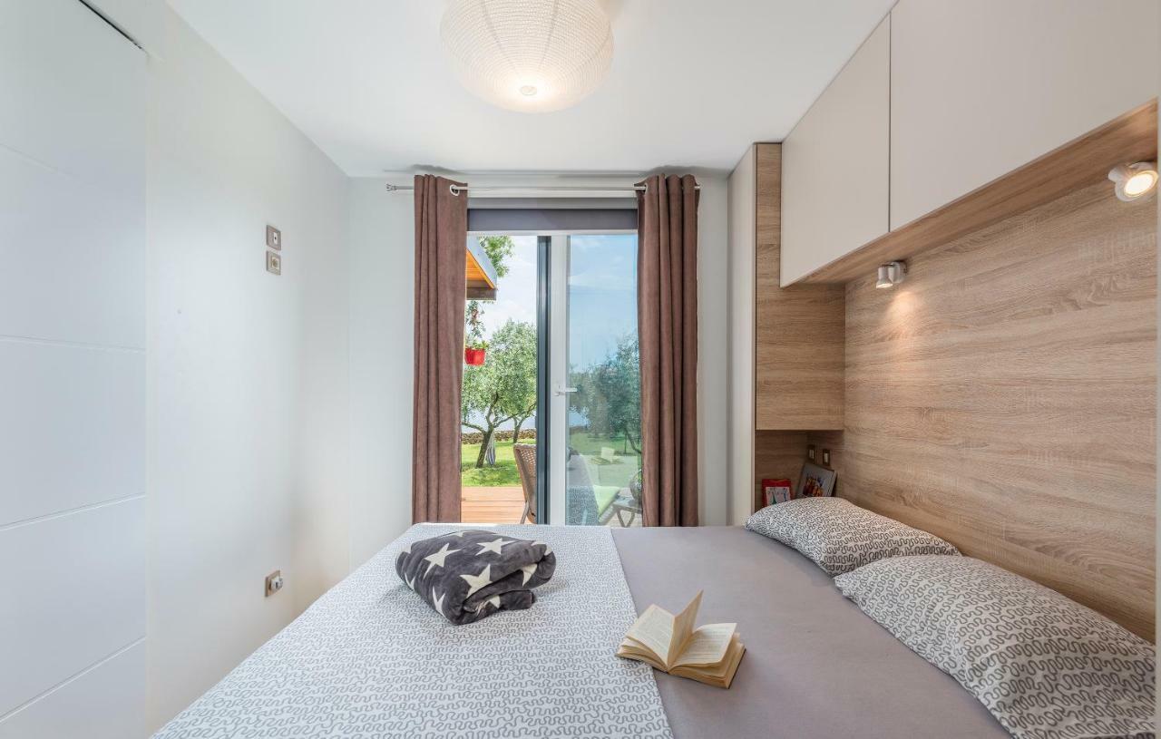 Beach House Ive With Jacuzzi, Pool, Playground And Bbq In An Olive Grove With A Beach, Pomer - Istria Esterno foto